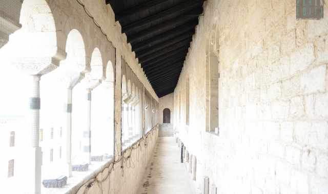 Scale nascoste, matronei e sottotetti: viaggio nel ventre di San Nicola